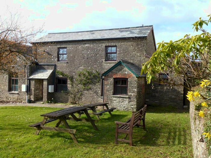 1 Bedroom Flat To Rent In Bratton Fleming, Barnstaple, EX31