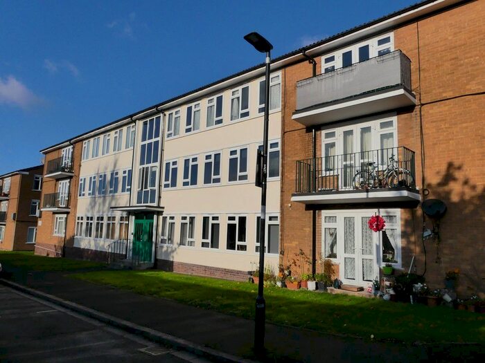 1 Bedroom Flat To Rent In Chinbrook Road, London SE12