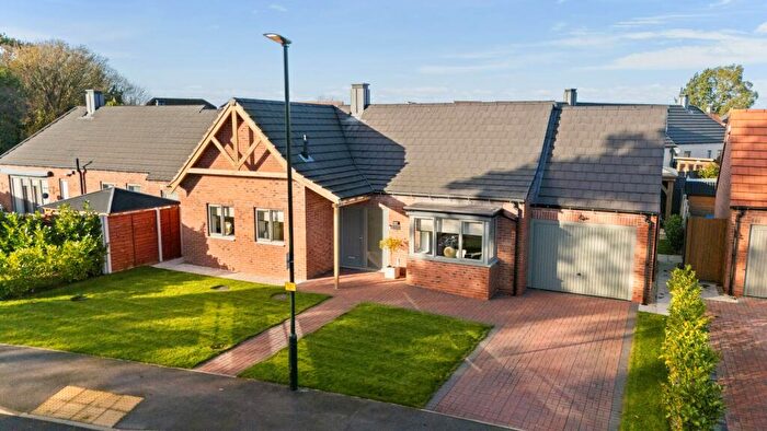 2 Bedroom Detached Bungalow For Sale In Kings Park Road, Grimsby, DN33