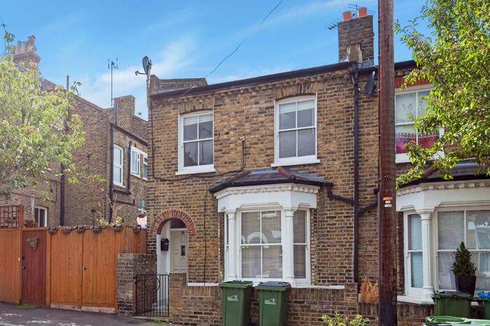 3 Bedroom Detached House To Rent In Frobisher Street, London, SE10