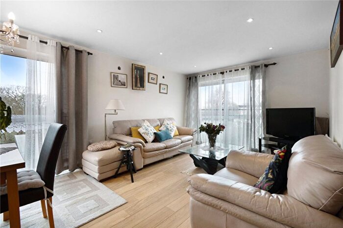 2 Bedroom Flat For Sale In Ashdown Court, Highwood Close, London, SE22