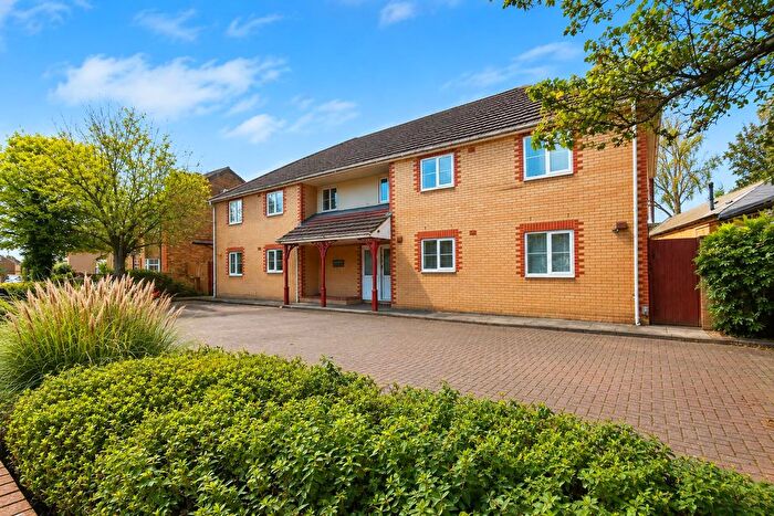 1 Bedroom Flat For Sale In Bramley Court, Bedfont, TW14