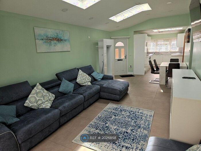 2 Bedroom Bungalow To Rent In Hertford Court, Northampton, NN3