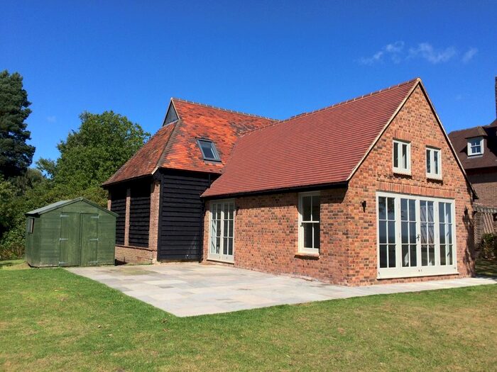 3 Bedroom Detached House To Rent In Petworth Road, Wormley GU8