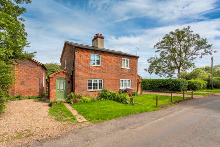 2 Bedroom Cottage To Rent In Wandon Green Cottages, Wandon Green, Luton, LU2