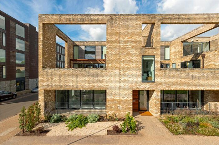 5 Bedroom Terraced House For Sale In Aberdeen Square, Cambridge, Cambridgeshire, CB2