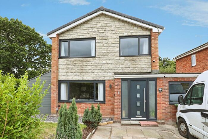 4 Bedroom Link Detached House For Sale In Chilham Close, Winsford, CW7