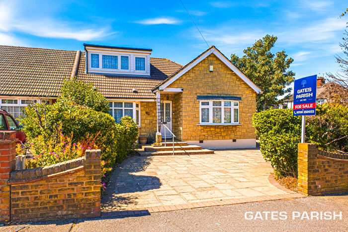 3 Bedroom Semi-Detached Bungalow For Sale In New Place Gardens, Upminster, RM14