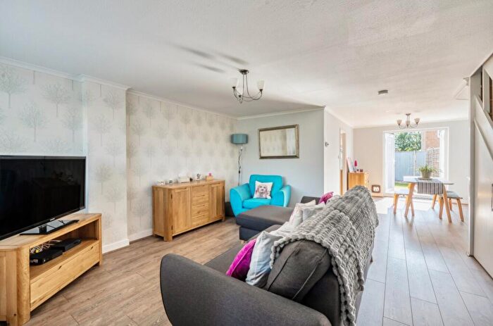 3 Bedroom End Of Terrace House For Sale In Chartwell Place, Cheam, Sutton, Surrey, SM3