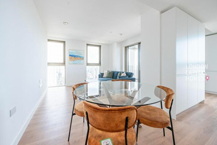 2 Bedroom Apartment To Rent In One Thames Quay, Marsh Wall, London, E14