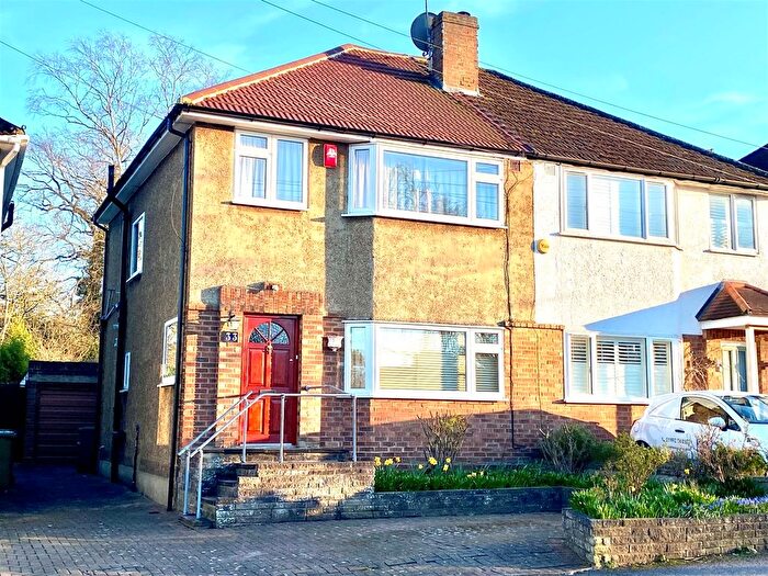 3 Bedroom Semi Detached House For Sale In Oakmere Avenue, Potters Bar, EN6