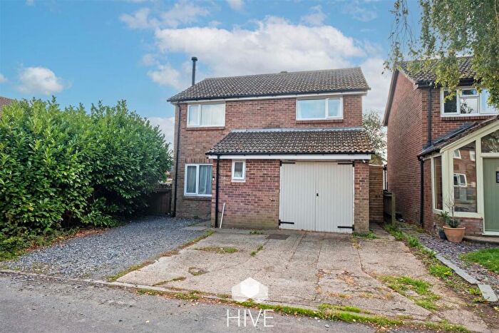 4 Bedroom Detached House For Sale In Avon Meade, Fordingbridge, SP6