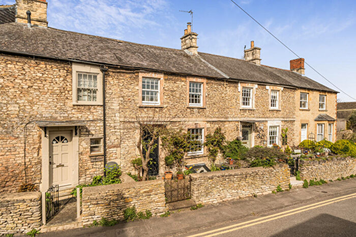 3 Bedroom Terraced House For Sale In Hay Street, Marshfield, SN14