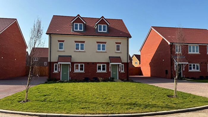 3 Bedroom Semi-detached House For Sale In Buckenham Road, Attleborough, NR17