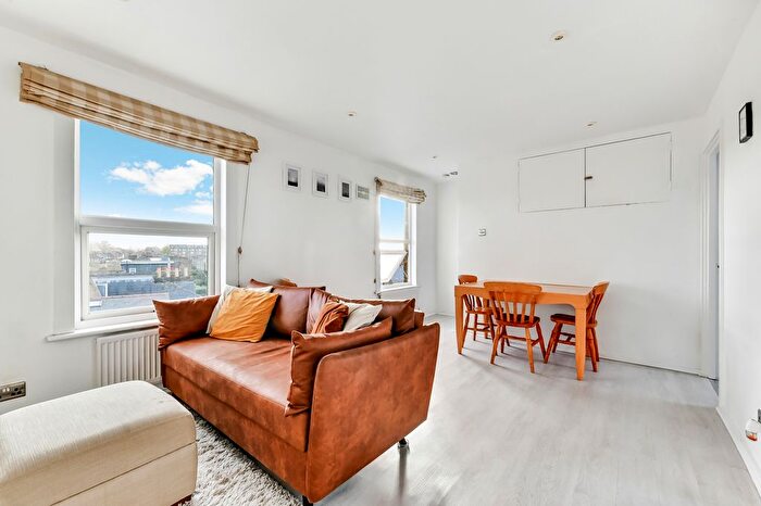 1 Bedroom Flat To Rent In Lavender Hill, SW11