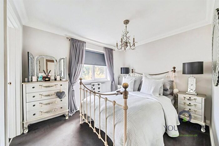 3 Bedroom Terraced House For Sale In All Saints Avenue, Margate, Kent, CT9 - Photo 5