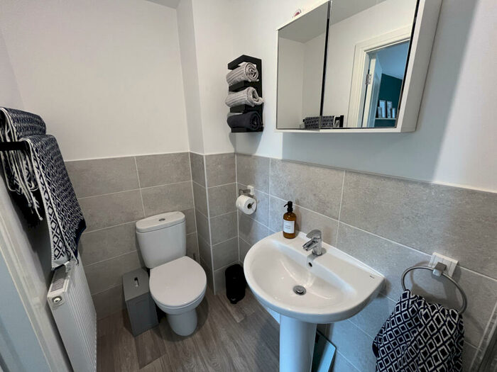 3 Bedroom End Of Terrace House For Sale In Duncan Drive, GL15