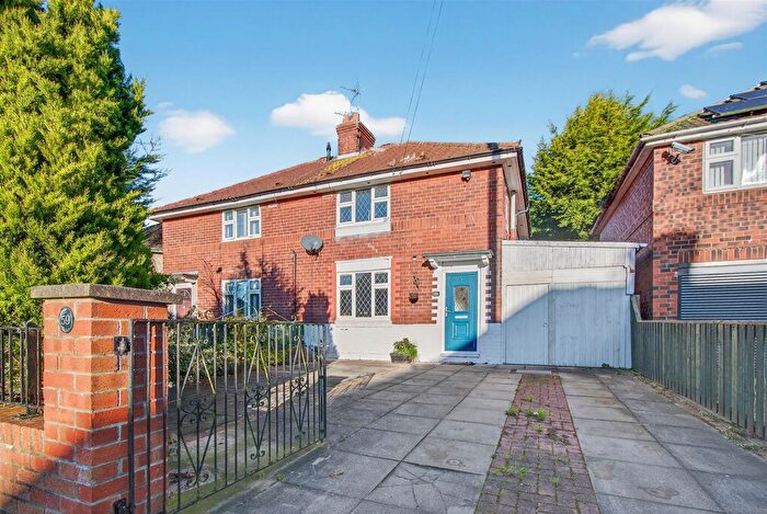 3 Bedroom Semi Detached House For Sale In Middleham Avenue, York, YO31
