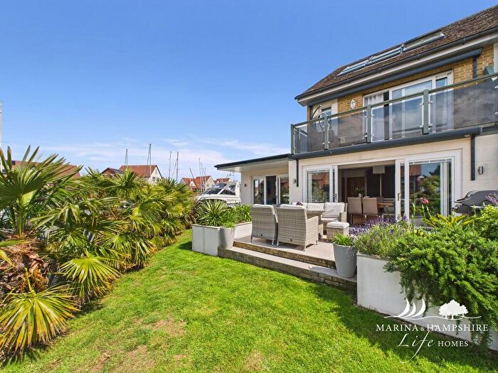 4 Bedroom Town House For Sale In Bryher Island, Port Solent, PO6