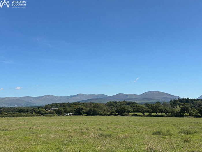 3 Bedroom Detached House For Sale In Hologwyn, Llanddaniel Nr Gaerwen, Anglesey, LL60