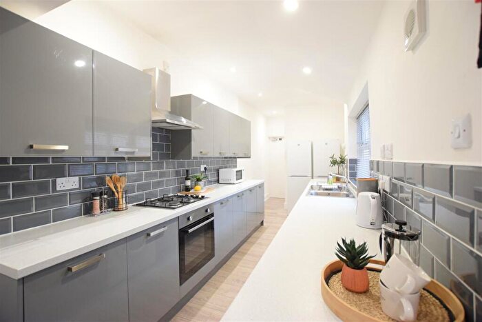 5 Bedroom Terraced House To Rent In Allison Street - Student House - /, LN1