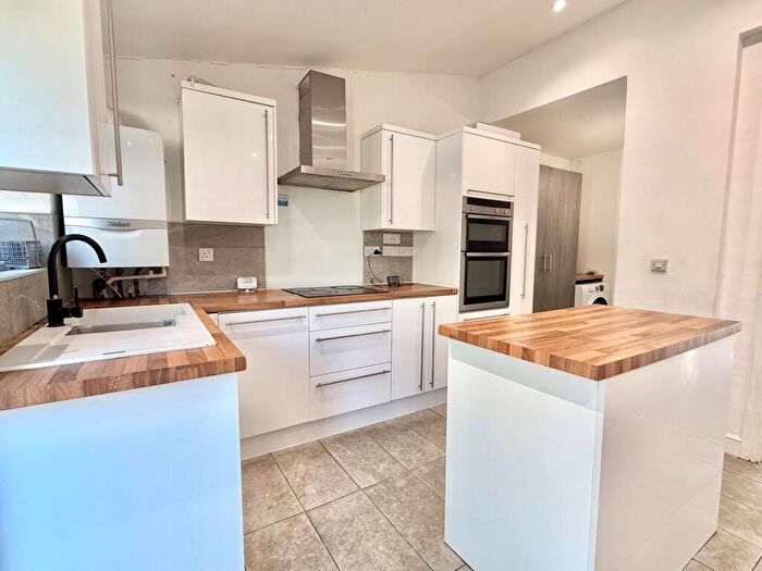 4 Bedroom Terraced House To Rent In Kingsley Road, LU3