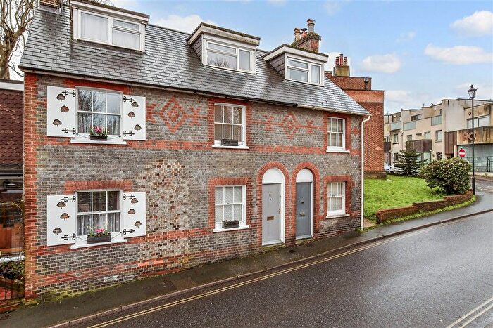 2 Bedroom Terraced House For Sale In Lancaster Street, Lewes, East Sussex, BN7