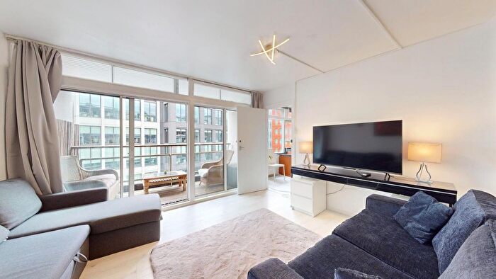 2 Bedroom Flat To Rent In St Giles High Street, London, WC2H