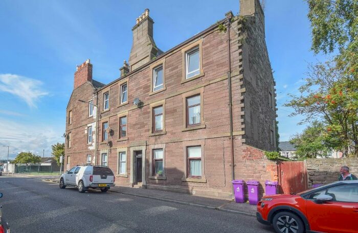 1 Bedroom Flat To Rent In Hill Street, Montrose, Angus, DD10