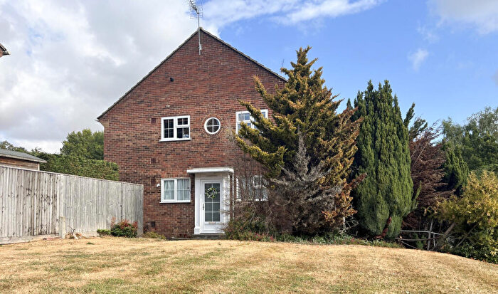 2 Bedroom Ground Maisonette To Rent In Digswell Court, Digswell Rise, Welwyn Garden City, Hertfordshire, AL8