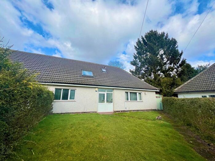 4 Bedroom Semi-Detached House To Rent In Dorket Drive, Nottingham, NG8