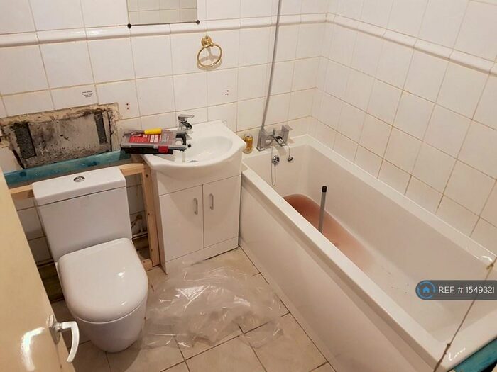 1 Bedroom Flat To Rent In Foxberry Court, London, SE4