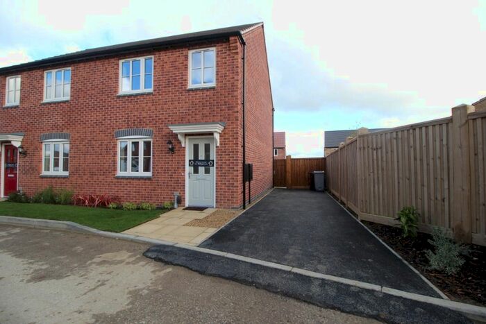 3 Bedroom Semi-Detached House To Rent In Ludlow Gardens, Grantham, NG31