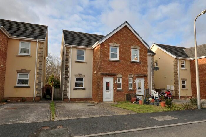 3 Bedroom Semi-Detached House To Rent In Maes Abaty, Whitland, SA34