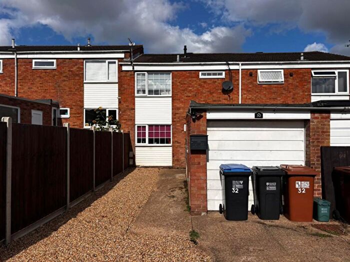 3 Bedroom Terraced House For Sale In St. Audreys Close, Hatfield, AL10