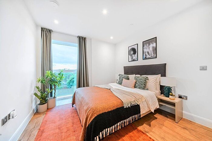 3 Bedroom Flat To Rent In Uncle Colindale, Colindale, London, NW9