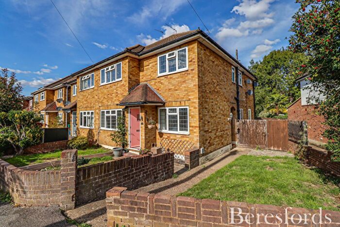 2 Bedroom Maisonette For Sale In Shevon Way, Brentwood, CM14