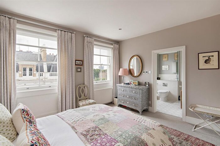 2 Bedroom Flat For Sale In Cornwall Gardens Court, South Kensington, SW7