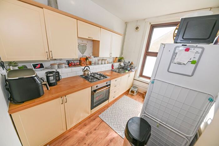 1 Bedroom Flat To Rent In Twyford Avenue, Portsmouth, PO2