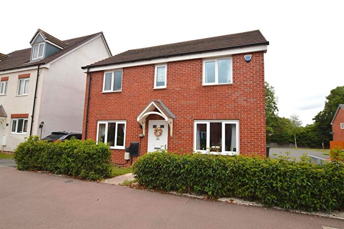 4 Bedroom Detached House For Sale In Woodpecker Way, Shepshed, Loughborough, LE12