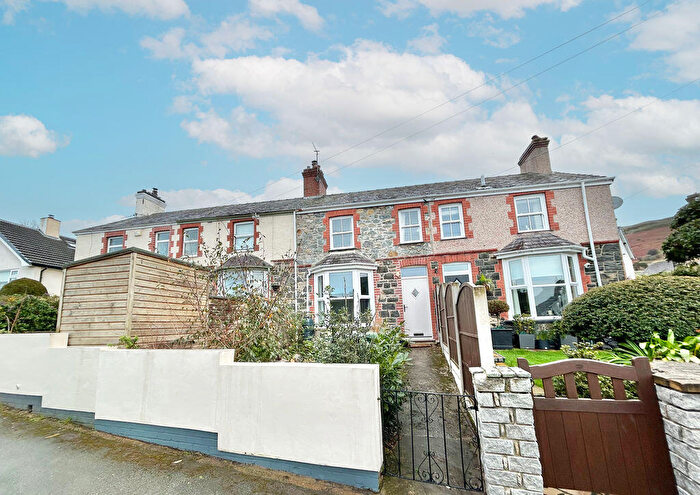 3 Bedroom Terraced House For Sale In Mount Road, Llanfairfechan, LL33
