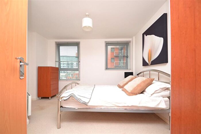 2 Bedroom Apartment To Rent In Faroe, City Island, Leeds, LS12