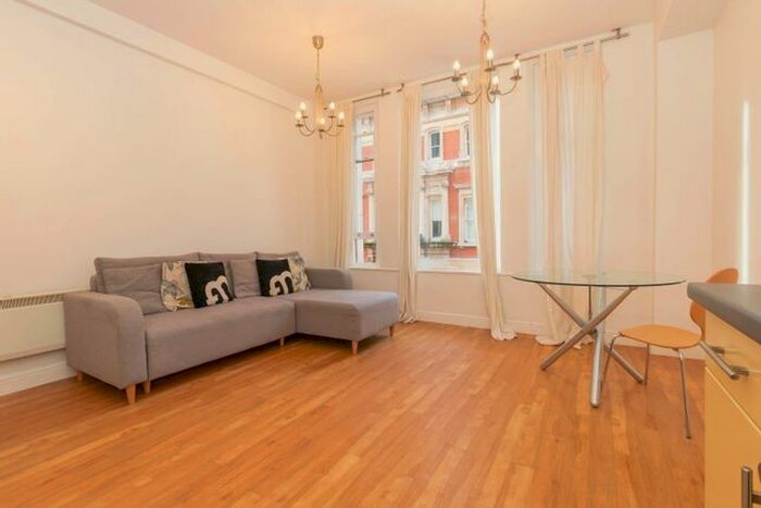 1 Bedroom Flat To Rent In Essex House, Temple Street, B2