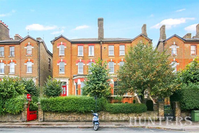 2 Bedroom Flat To Rent In Dulwich Road, London, SE24