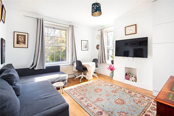 2 Bedroom Flat To Rent In Wheler House, Quaker Street, London, E1