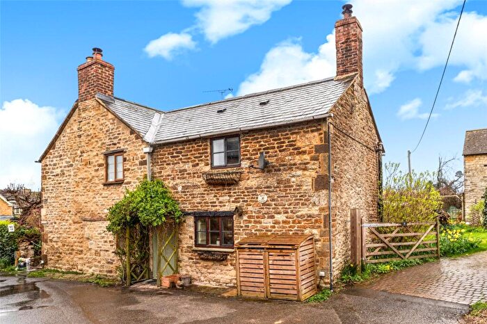 1 Bedroom Semi Detached House For Sale In The Close, Greatworth, Banbury, Oxfordshire, OX17