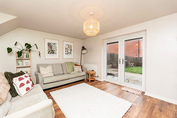 3 Bedroom Semi-Detached House For Sale In Stope Avenue, Kinsley, Pontefract, WF9