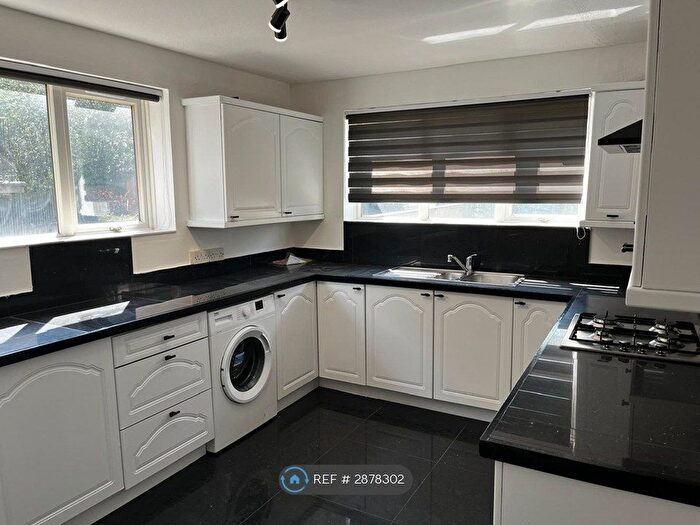 2 Bedroom Flat To Rent In Sunny Gardens Road, London, NW4