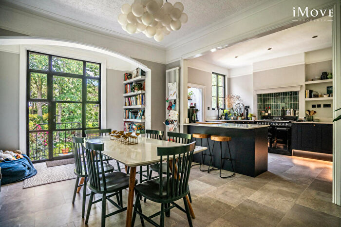 4 Bedroom Semi-Detached House To Rent In Milestone Road, , London, SE19