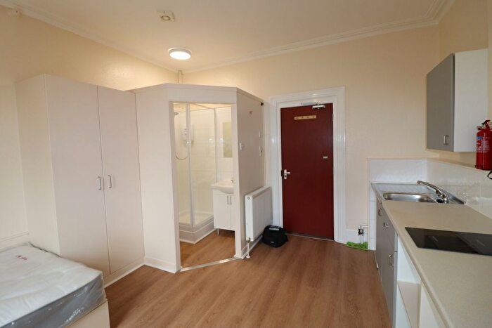 1 Bedroom Flat To Rent In Dornton Road, South Croydon, CR2